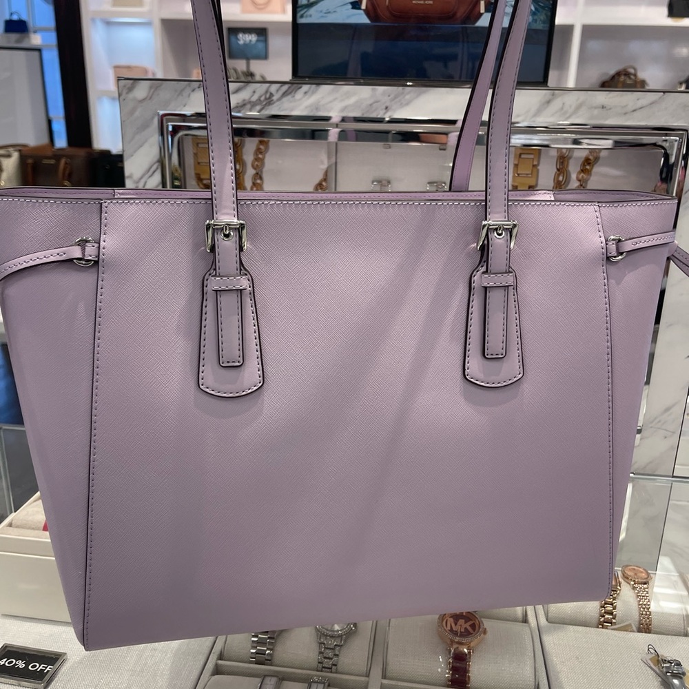 MICHAEL KORS Voyager Large Saffiano Leather Shoulder Tote Bag
Light Quartz 
NWT - Picture 12 of 16